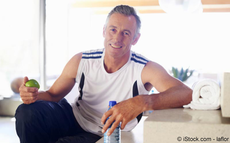 Mann macht sportpause Mann macht sportpause