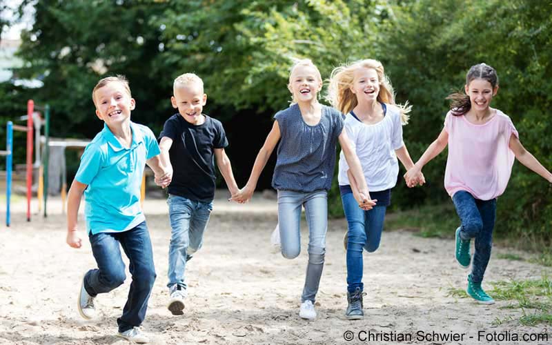 spielende Kinder spielende Kinder